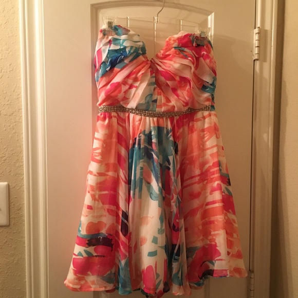 Multi-colored dress - Picture 3 of 4